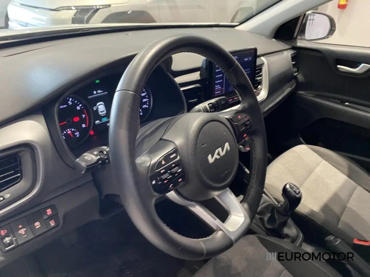 Kia Stonic usata a Bari (13)