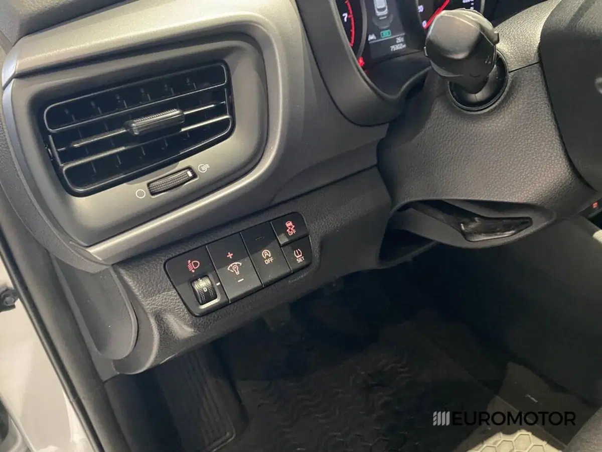 Kia Stonic usata a Bari (14)