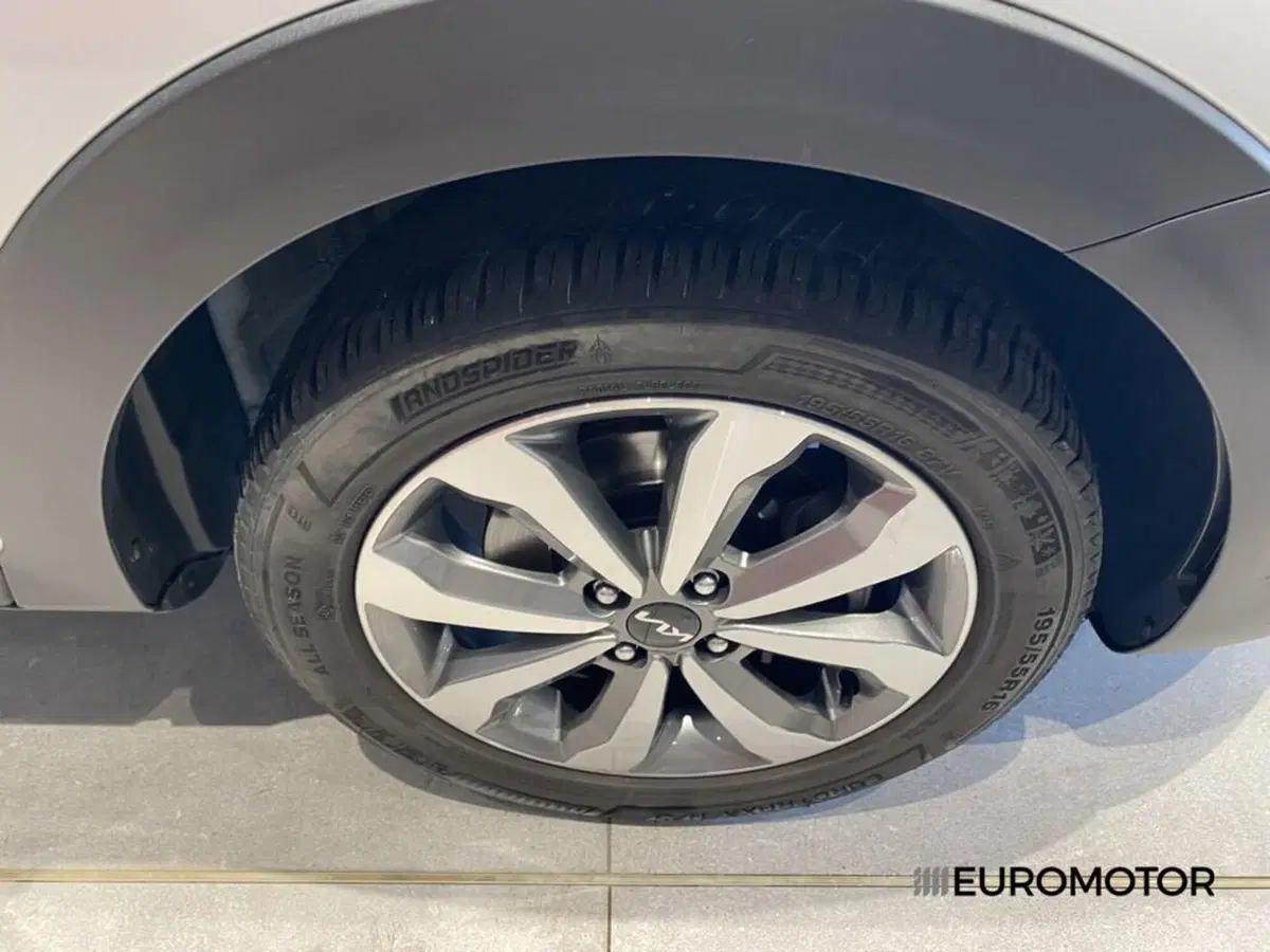 Kia Stonic usata a Bari (5)