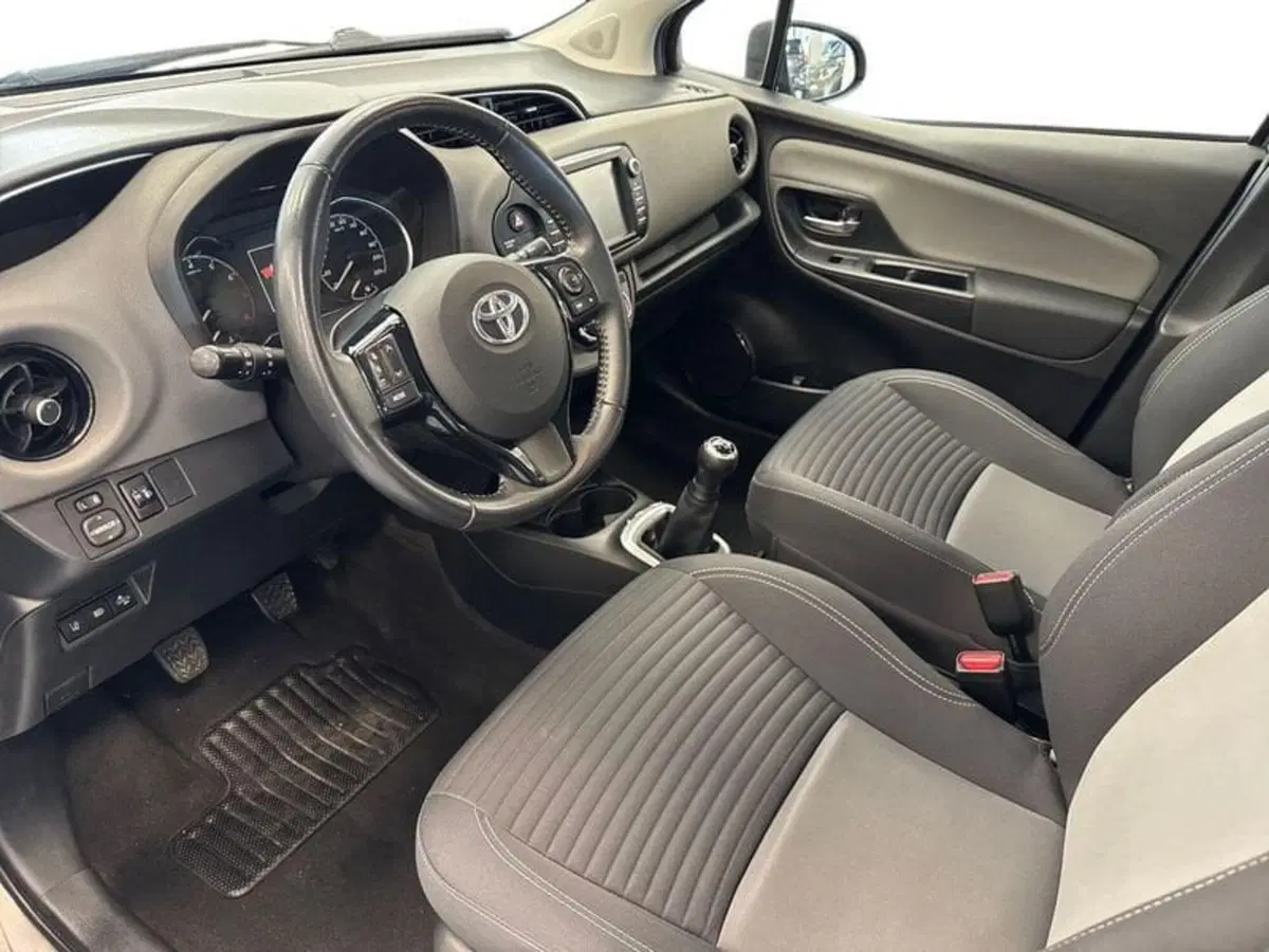 Toyota Yaris usata a Prato (10)
