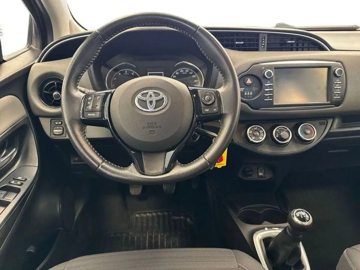 Toyota Yaris usata a Prato (11)