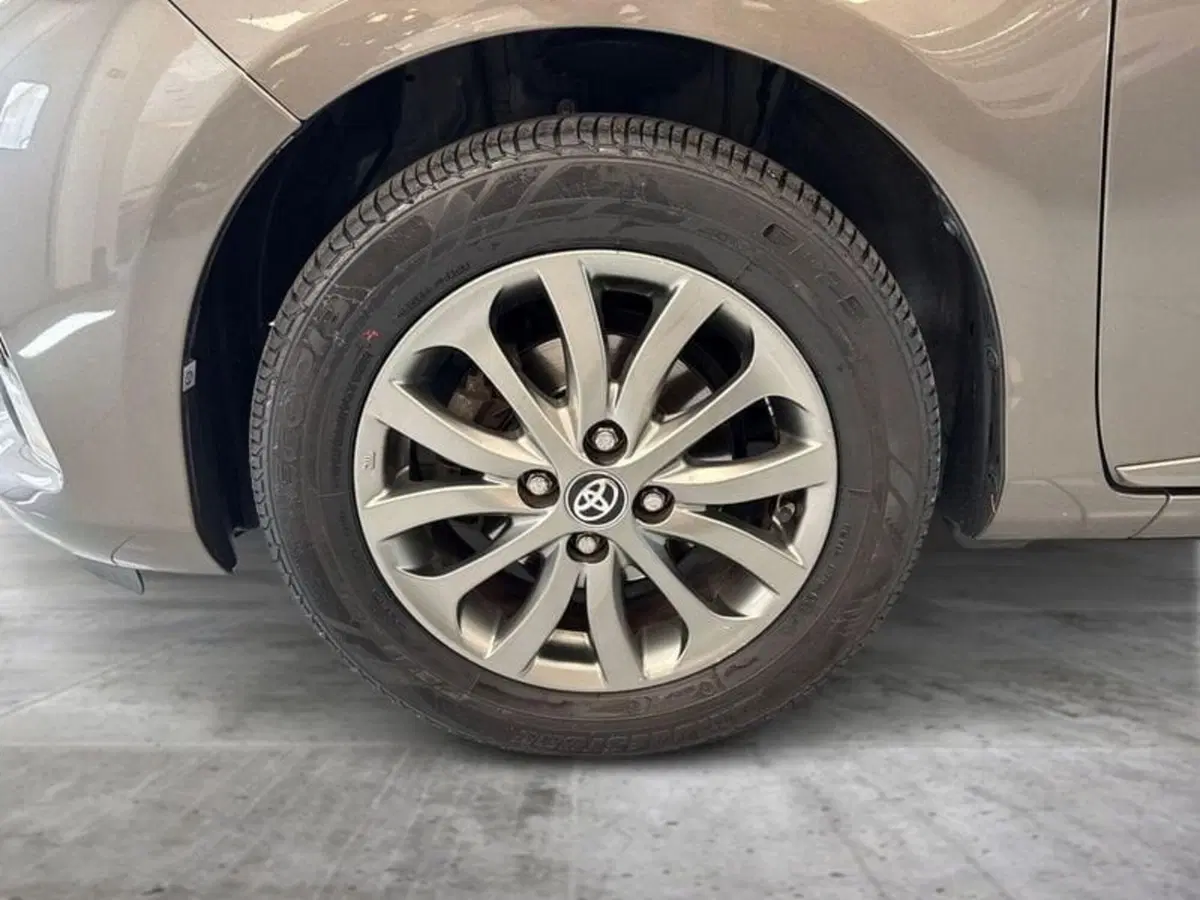 Toyota Yaris usata a Prato (9)