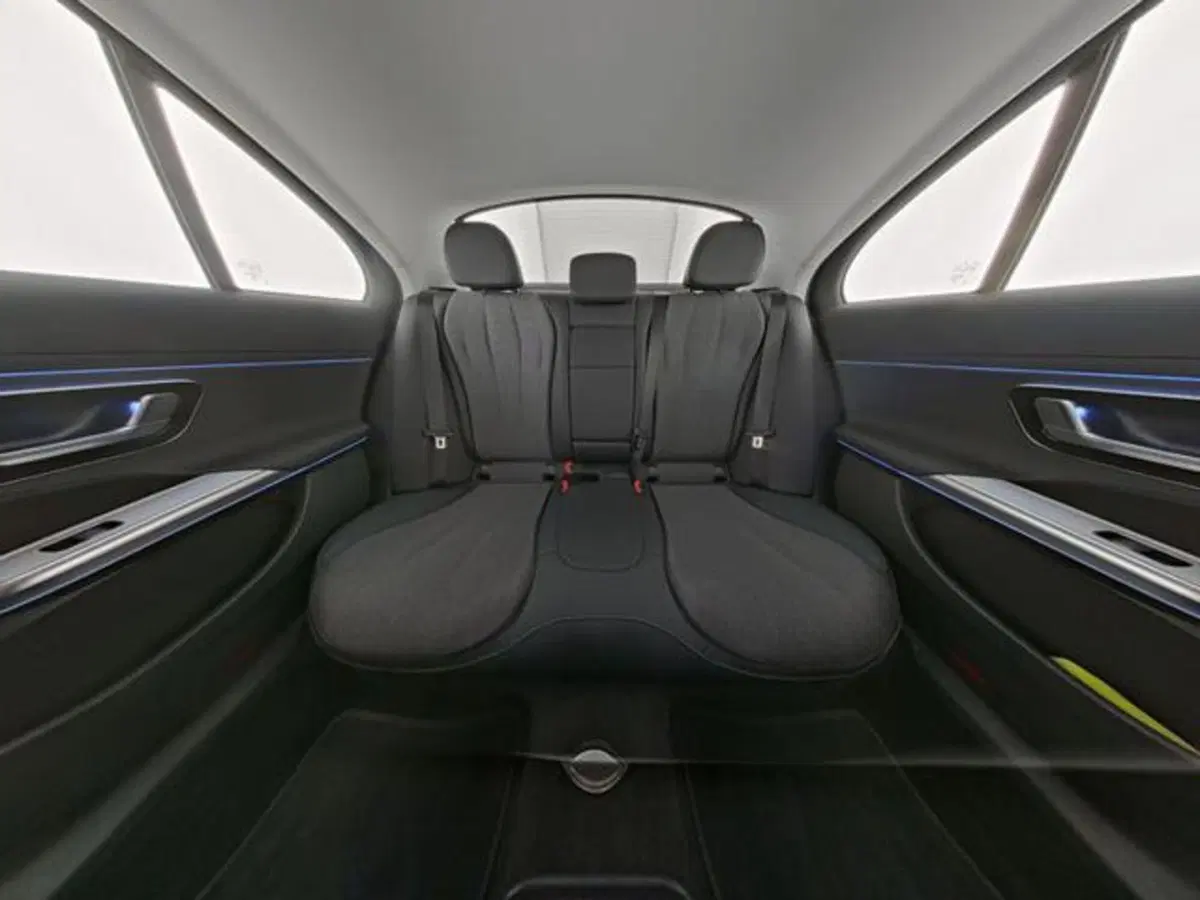 Mercedes-Benz Classe E usata a Milano (7)