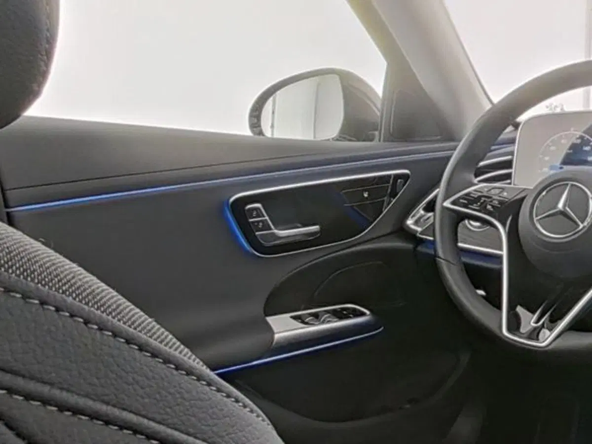 Mercedes-Benz Classe E usata a Milano (8)