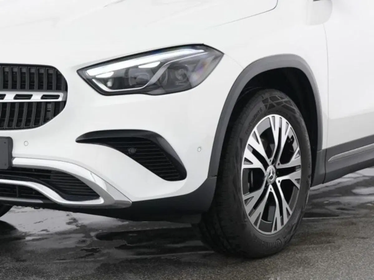 Mercedes-Benz GLA SUV usata a Novara (9)