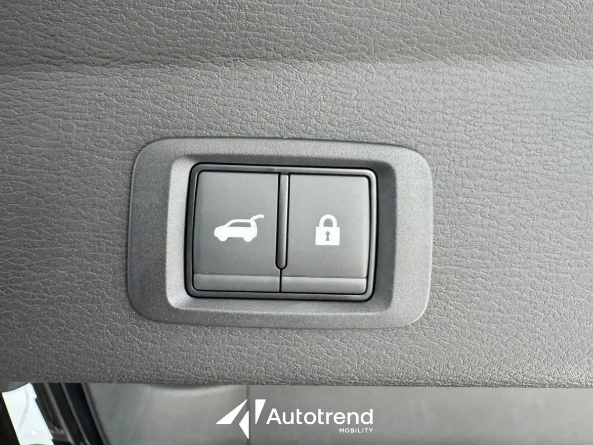 Mitsubishi Outlander nuova a Bari (17)