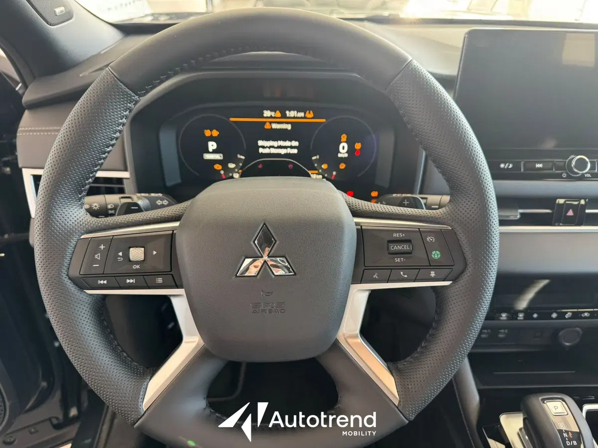 Mitsubishi Outlander nuova a Bari (9)