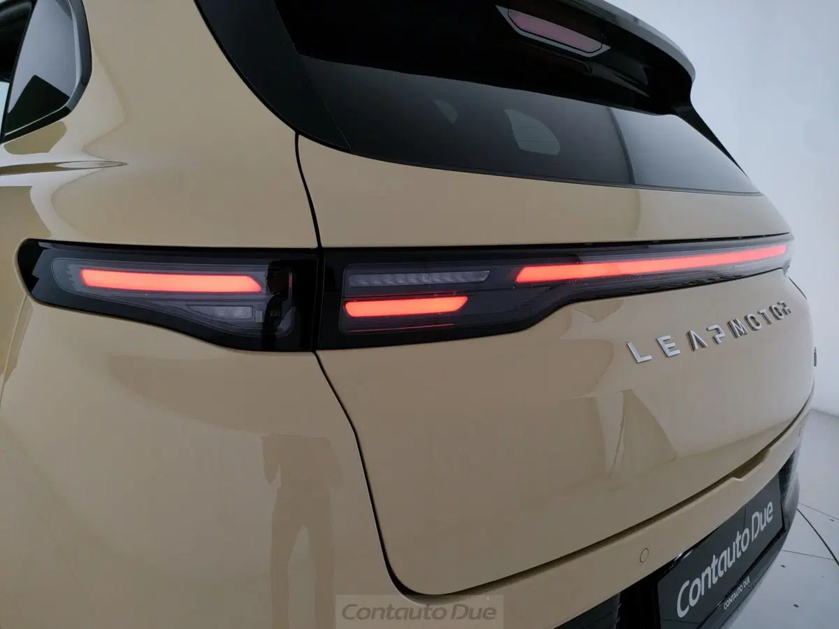 Leapmotor B05 nuova a Caserta (11)