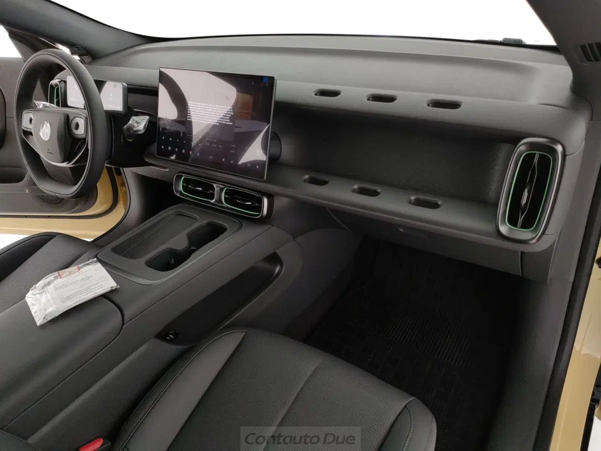Leapmotor B05 nuova a Caserta (17)
