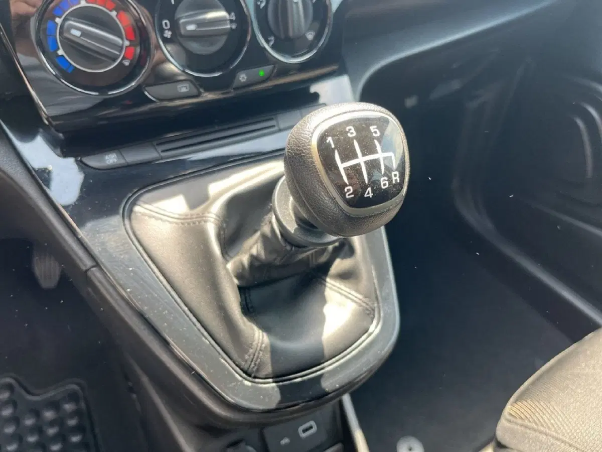 Lancia Ypsilon usata a Torino (12)