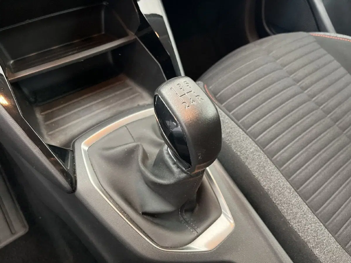 Peugeot 208 usata a Torino (12)