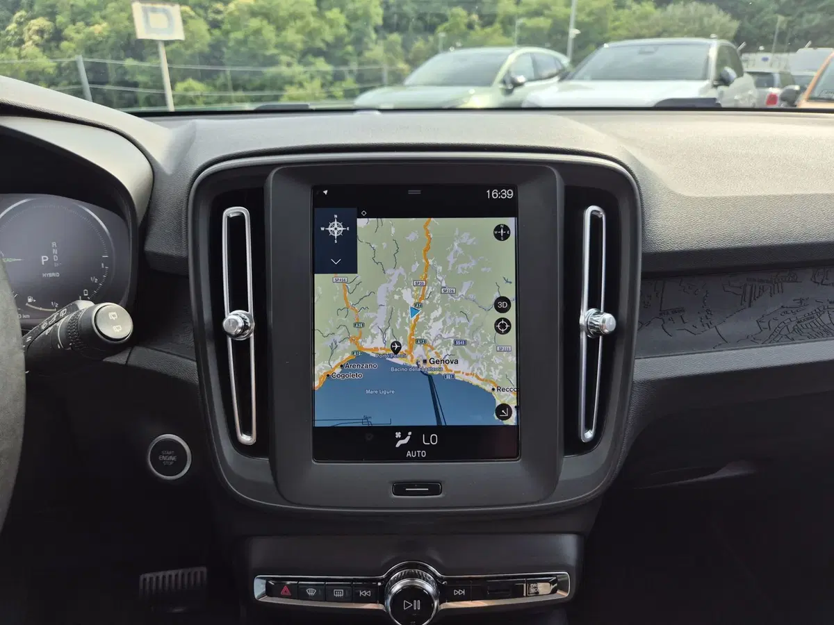 Volvo XC40 usata  (11)