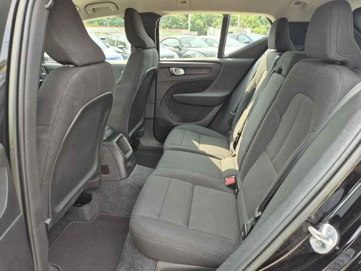 Volvo XC40 usata  (7)