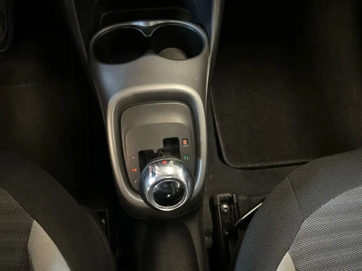 Toyota Aygo usata a Milano (13)