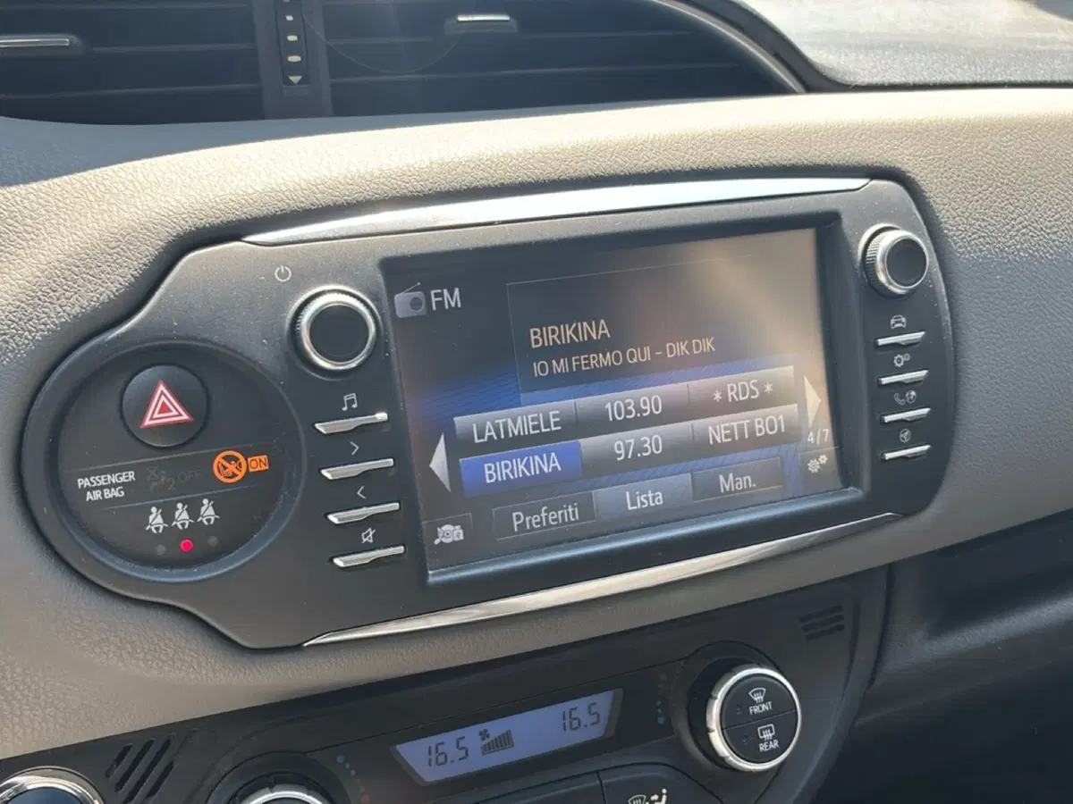 Toyota Yaris usata a Bologna (12)