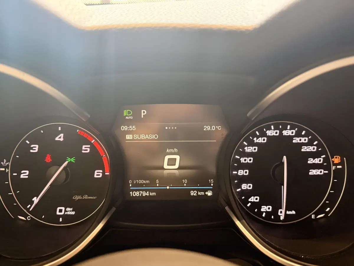 Alfa Romeo Stelvio usata a Latina (16)
