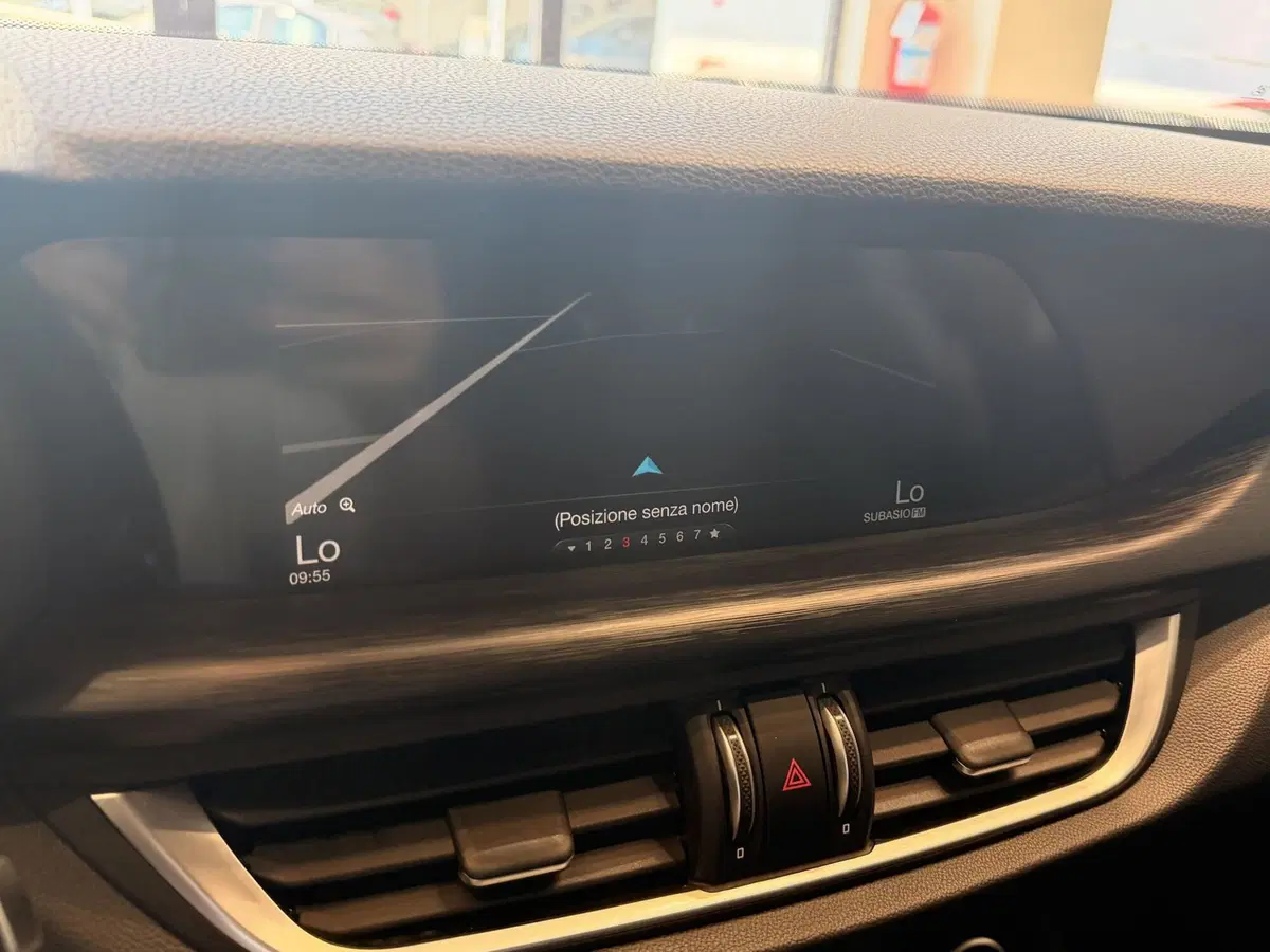 Alfa Romeo Stelvio usata a Latina (17)