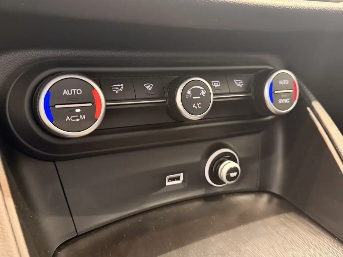 Alfa Romeo Stelvio usata a Latina (19)
