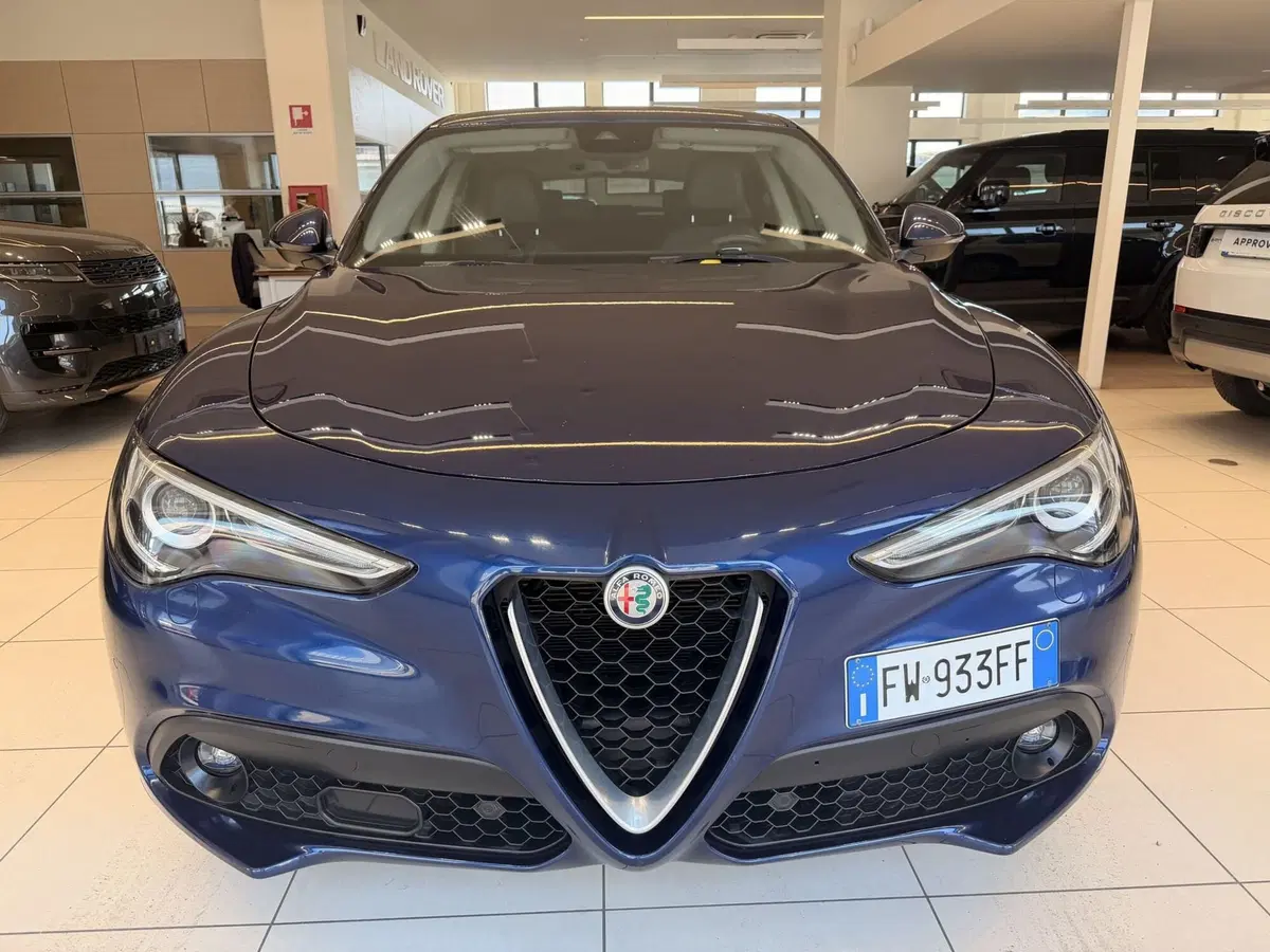 Alfa Romeo Stelvio usata a Latina (2)