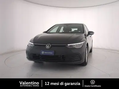 Volkswagen Golf 1.0 eTSI EVO DSG Life del 2023 usata a Roma