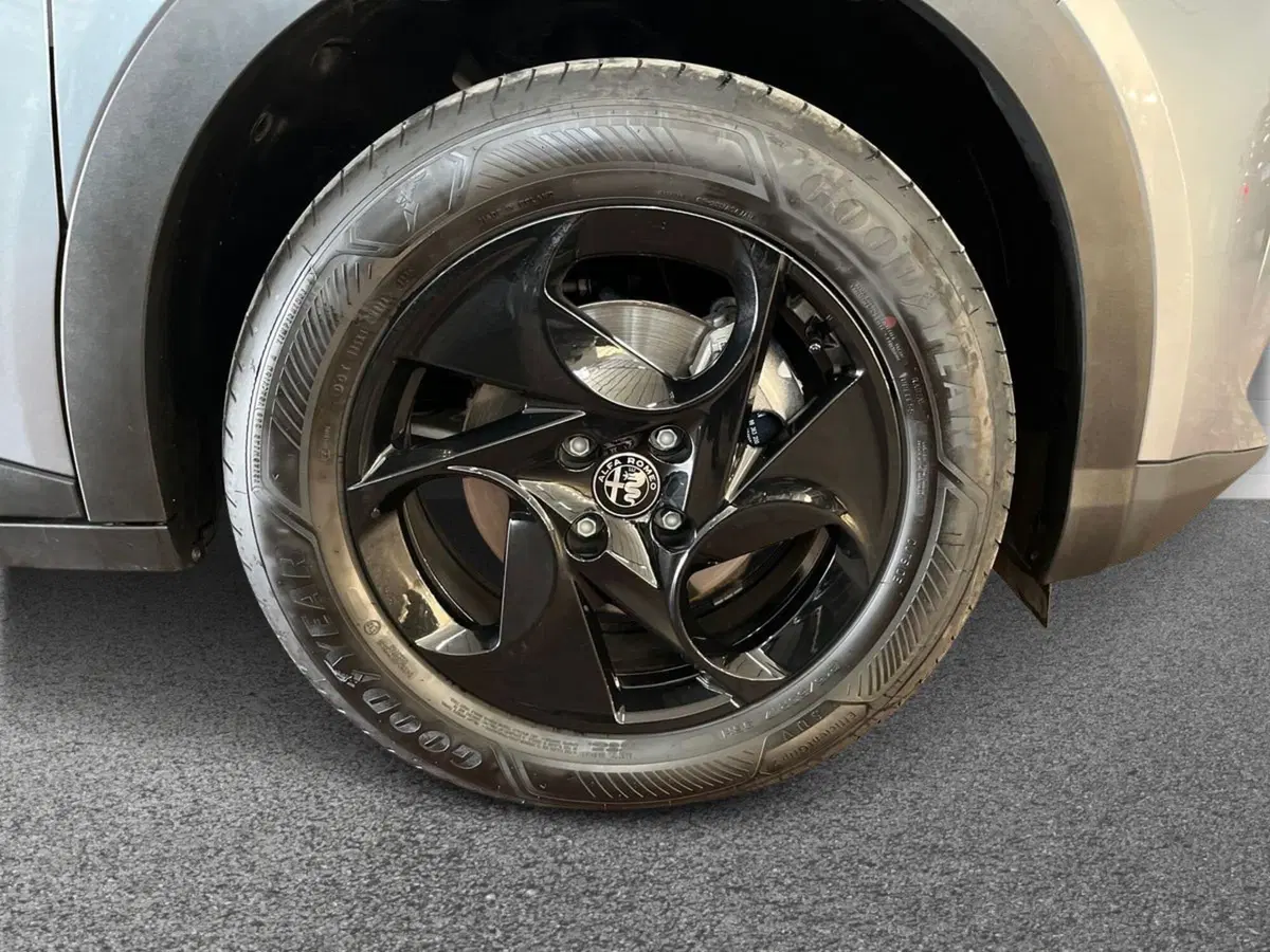 Alfa Romeo Junior usata a Bari (6)