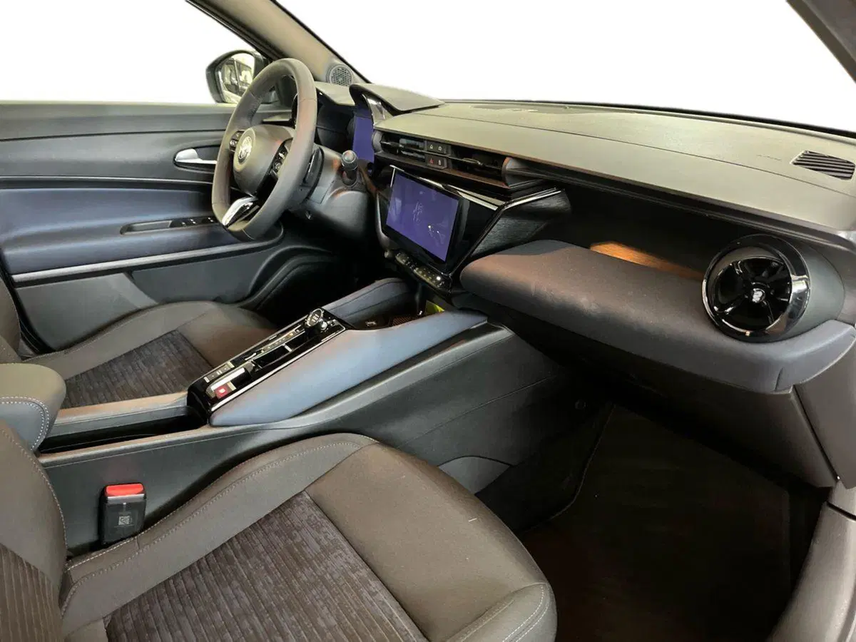 Alfa Romeo Junior usata a Bari (9)