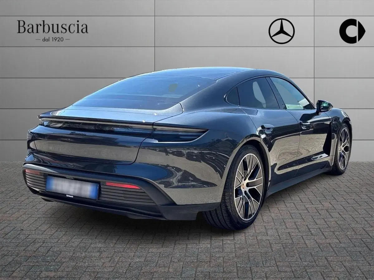 Porsche Taycan usata a Pescara (3)