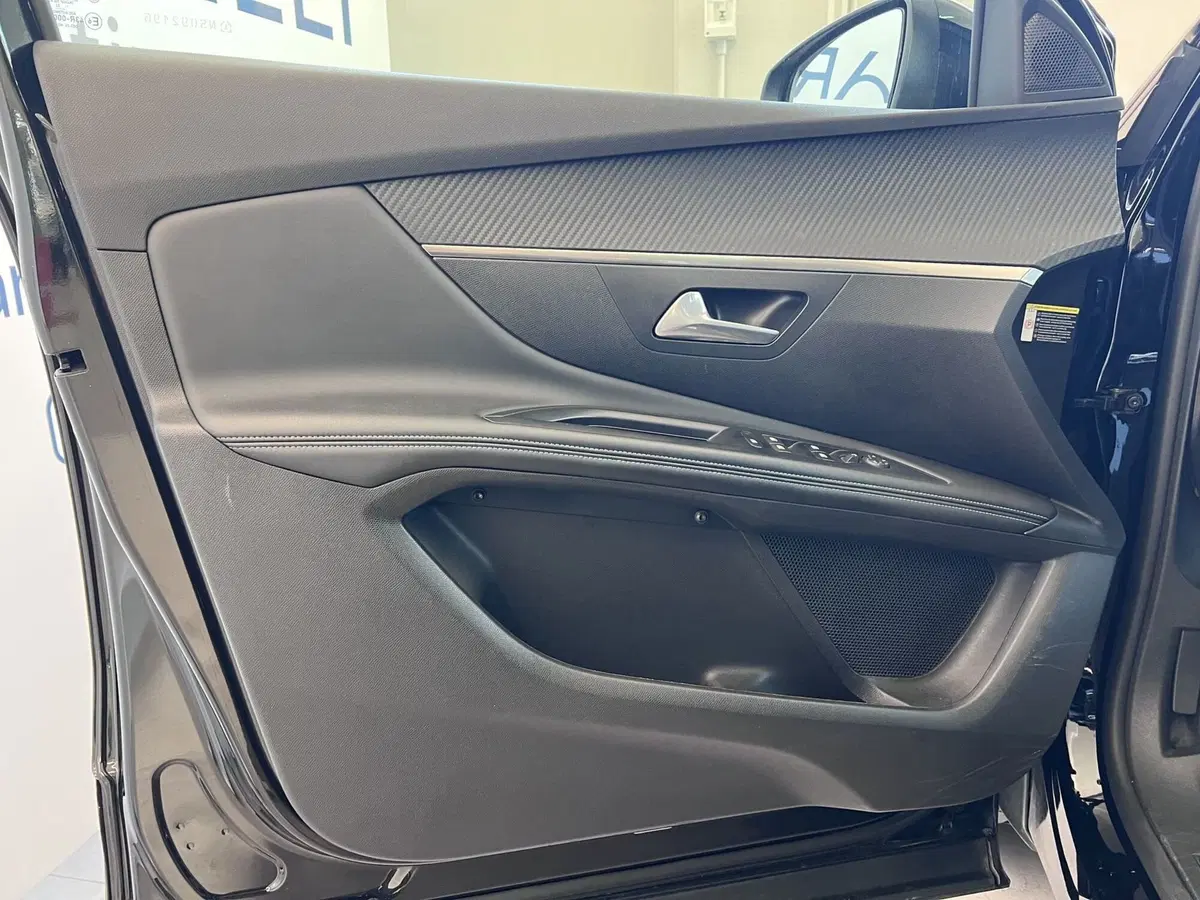 Peugeot 3008 usata a Bari (10)