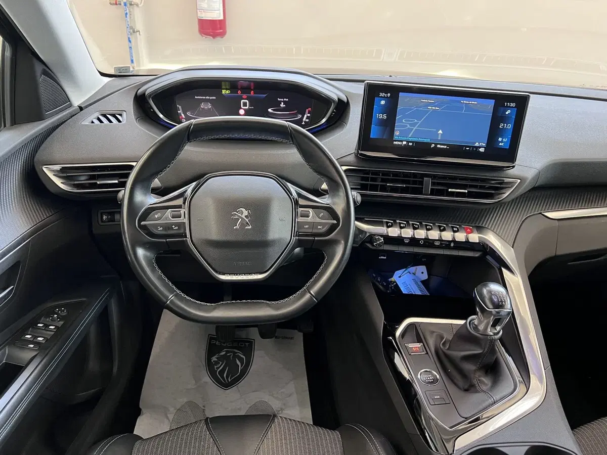 Peugeot 3008 usata a Bari (17)