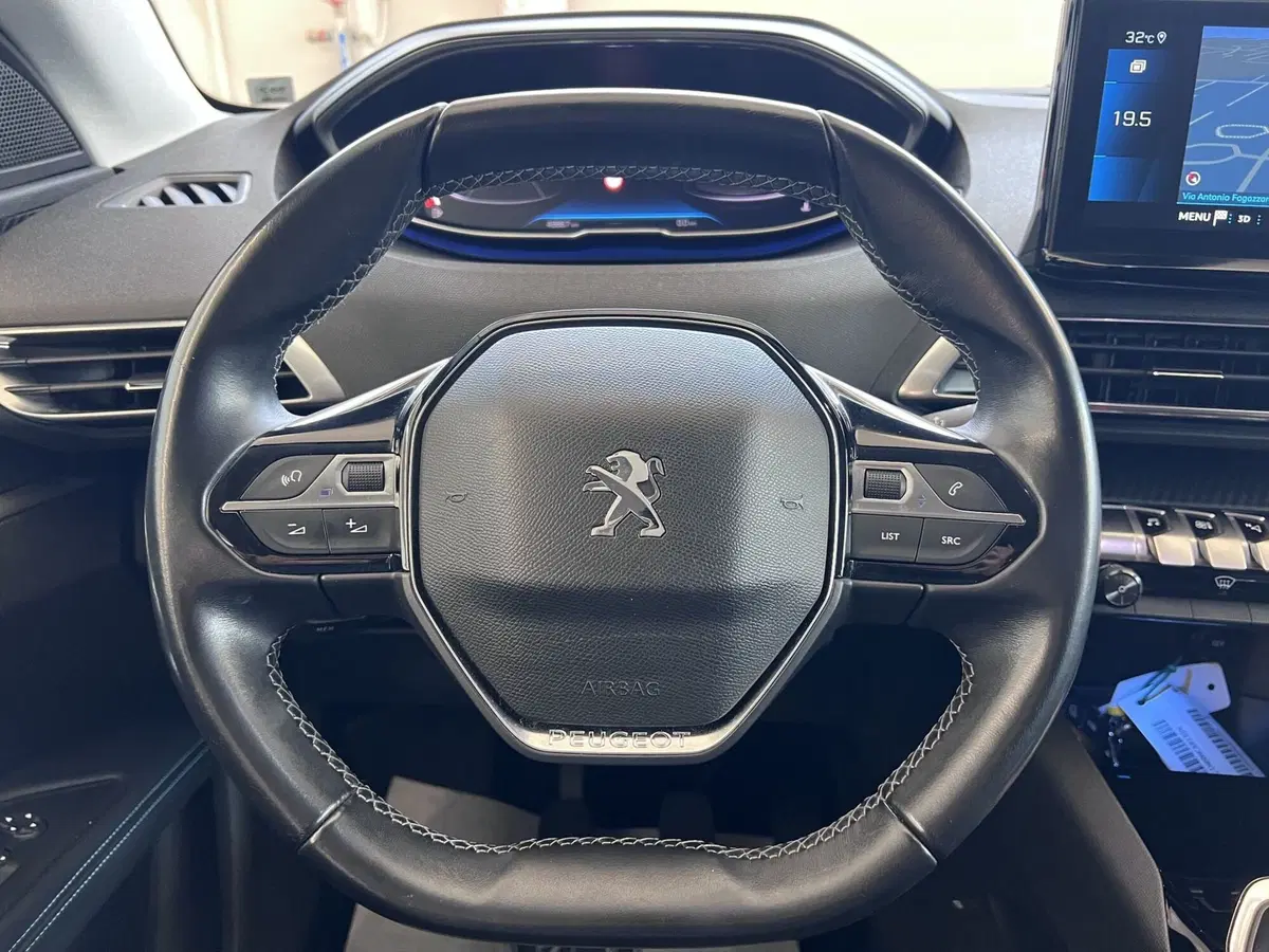 Peugeot 3008 usata a Bari (18)