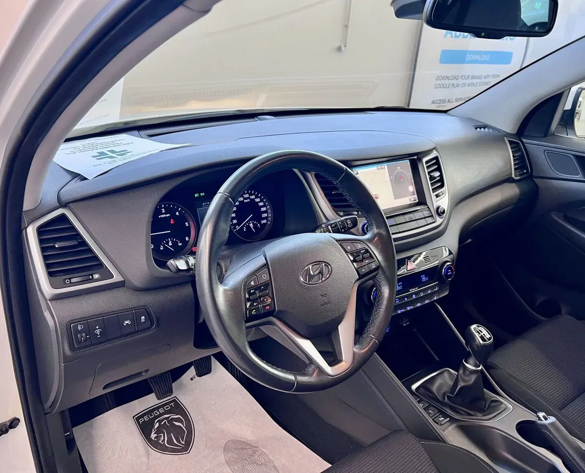 Hyundai Tucson usata a Bari (13)