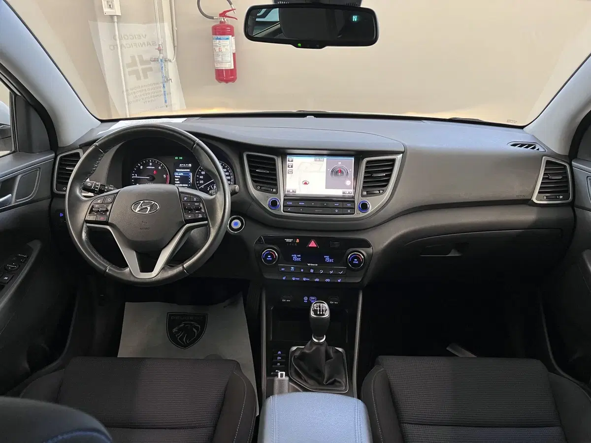 Hyundai Tucson usata a Bari (17)
