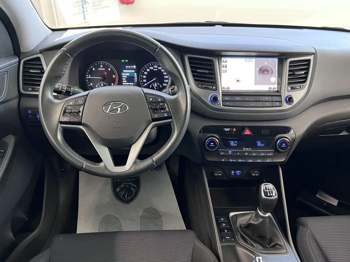 Hyundai Tucson usata a Bari (18)