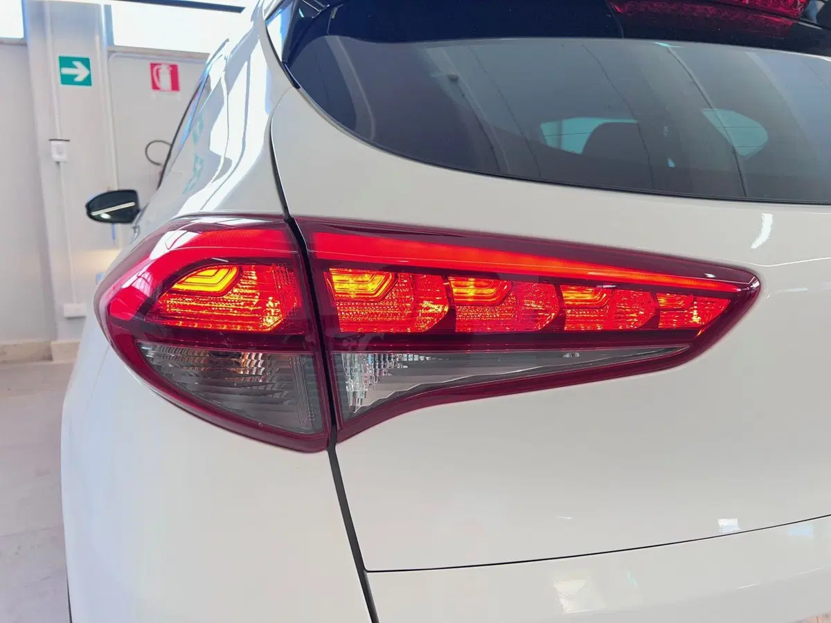 Hyundai Tucson usata a Bari (8)