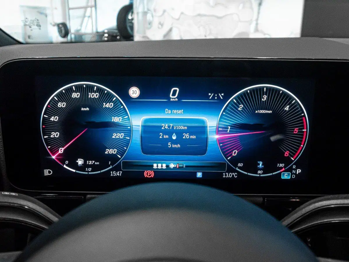 Mercedes-Benz GLA SUV nuova a Ancona (14)