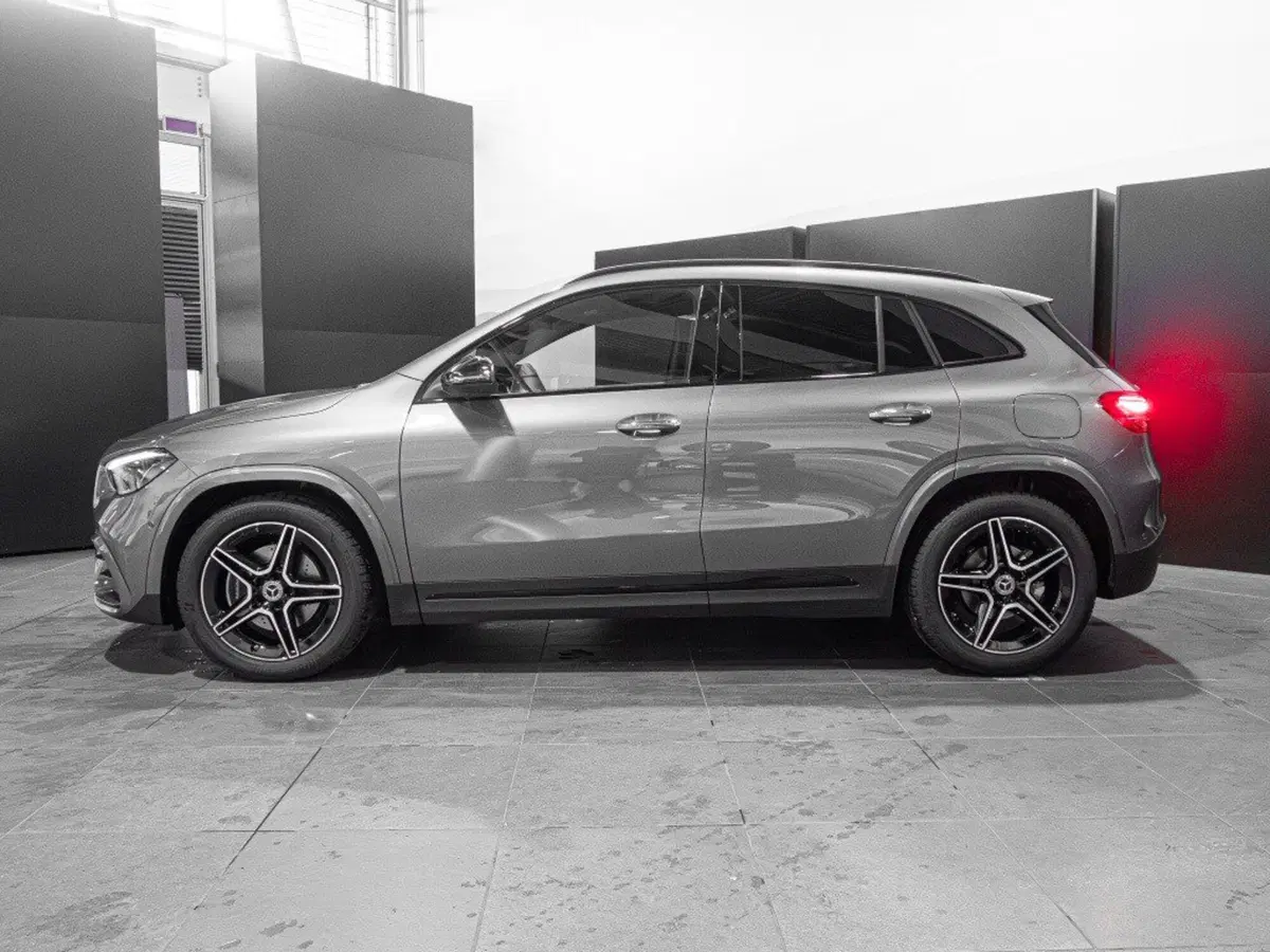 Mercedes-Benz GLA SUV nuova a Ancona (2)