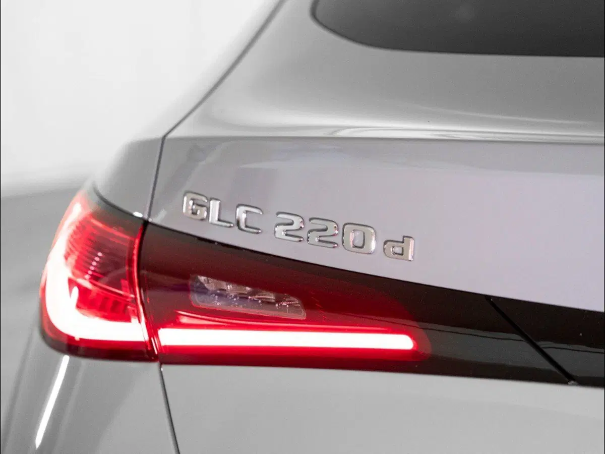 Mercedes-Benz GLC Coupé nuova a Macerata (9)