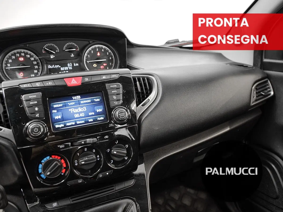 Lancia Ypsilon usata a Prato (14)