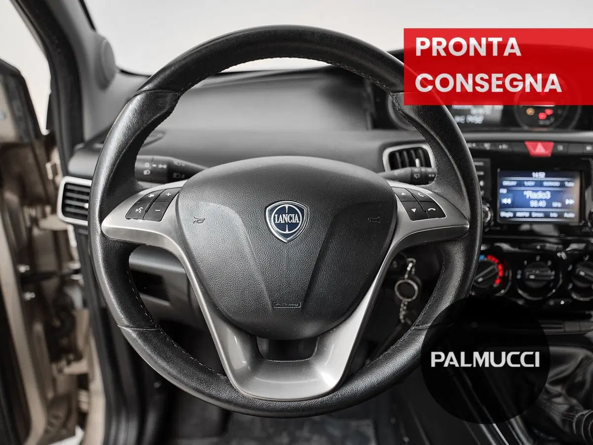Lancia Ypsilon usata a Prato (20)