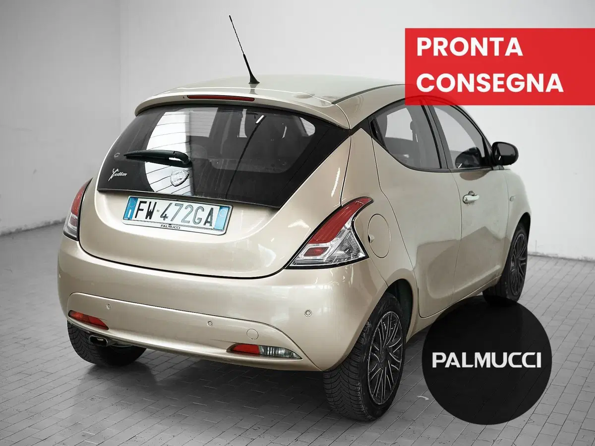 Lancia Ypsilon usata a Prato (3)