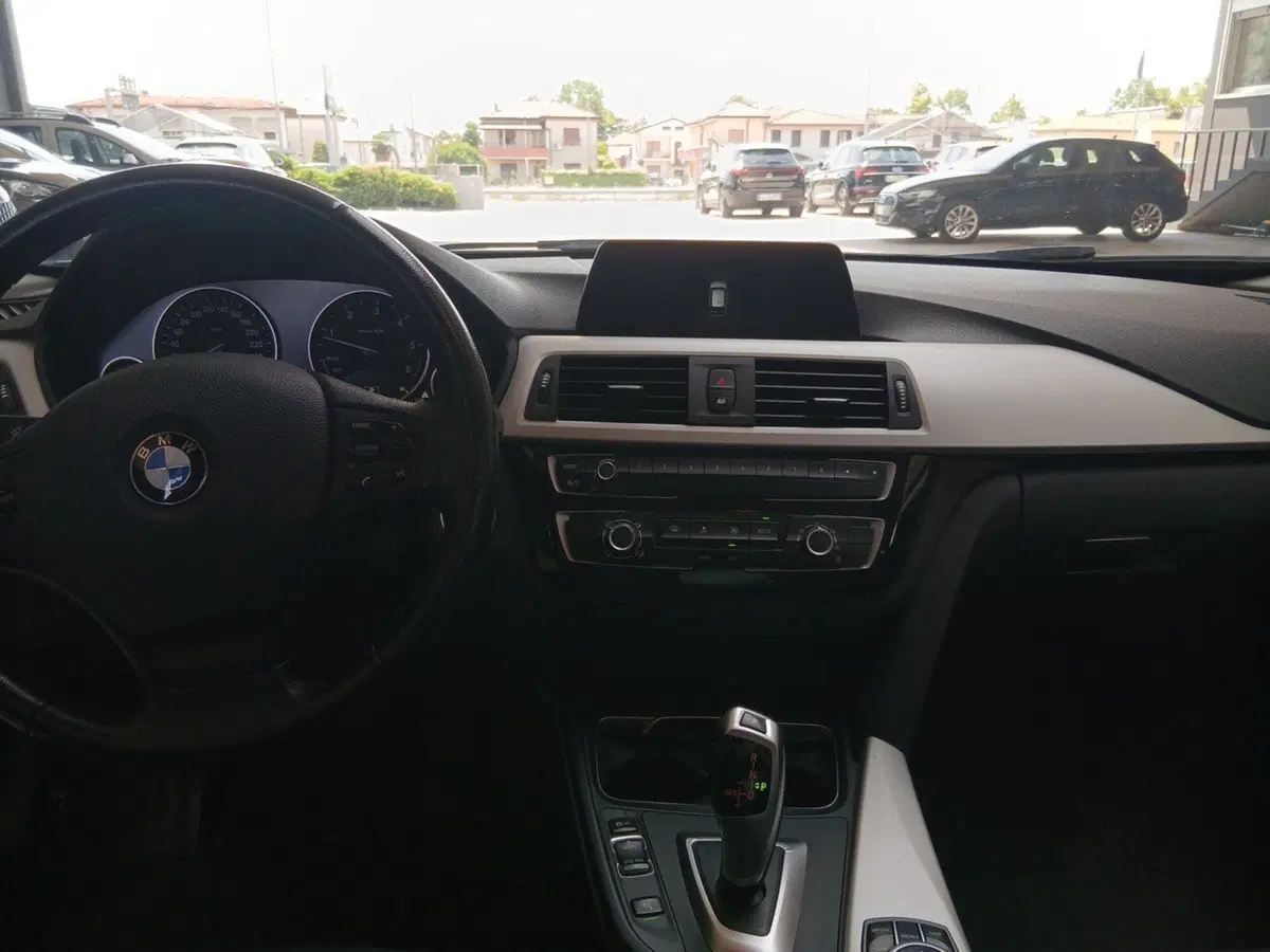 BMW Serie 3 Touring usata a Pordenone (14)