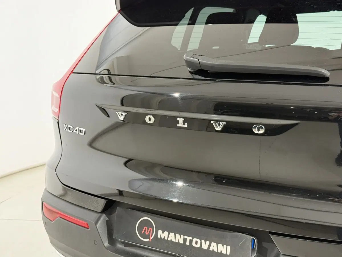 Volvo XC40 usata a Perugia (10)