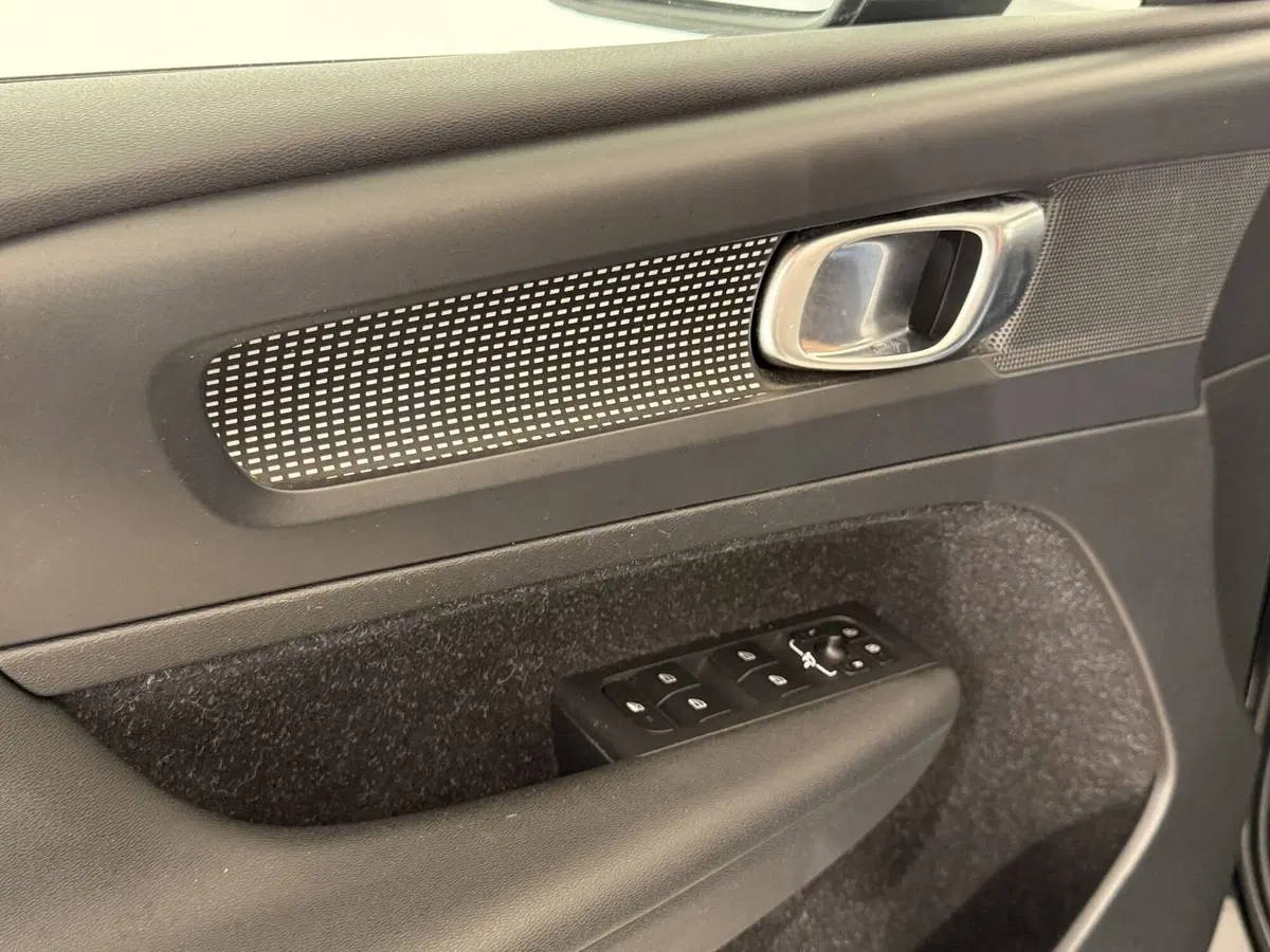 Volvo XC40 usata a Perugia (18)