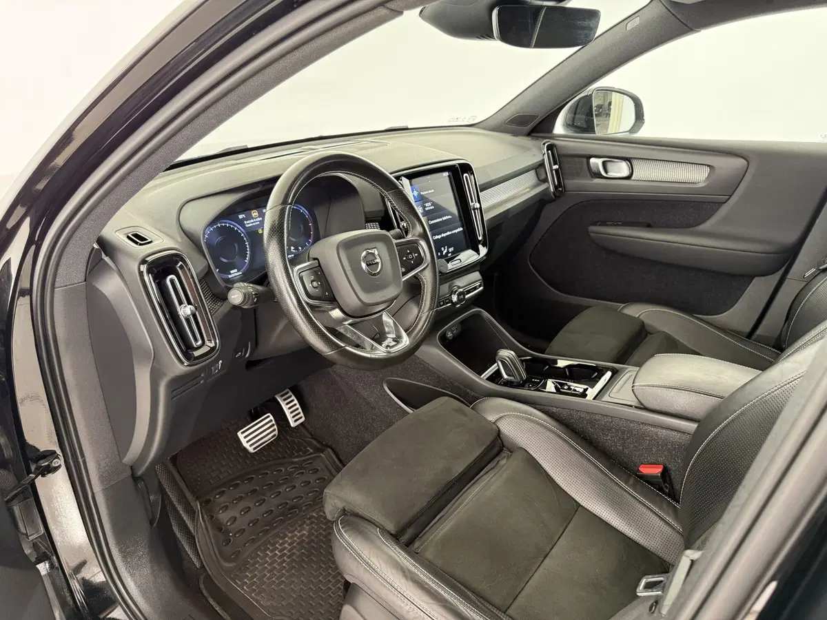 Volvo XC40 usata a Perugia (19)