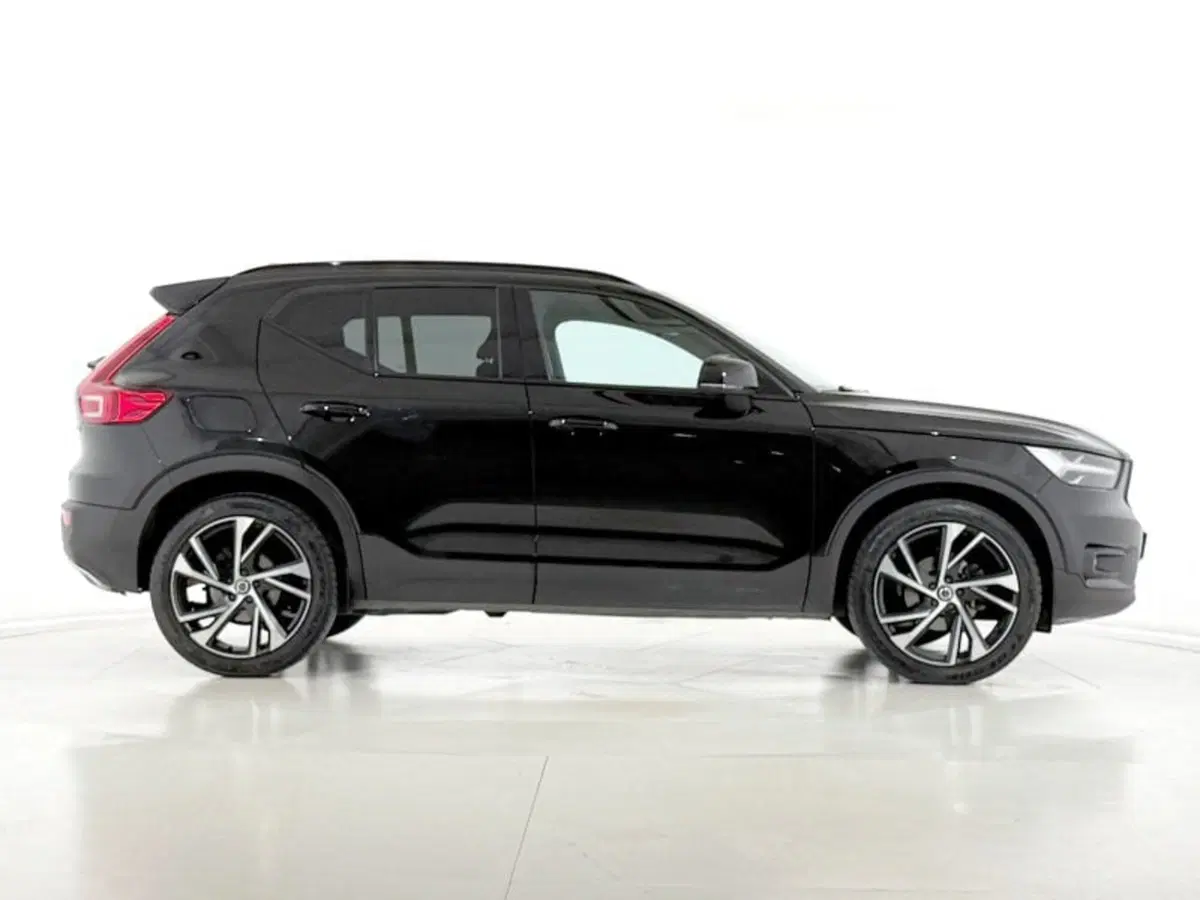 Volvo XC40 usata a Perugia (6)