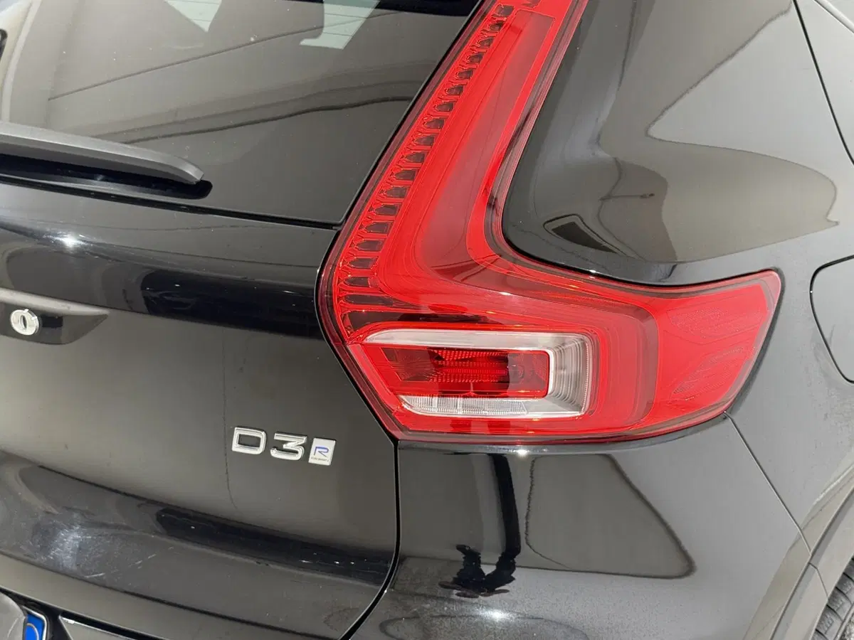 Volvo XC40 usata a Perugia (9)