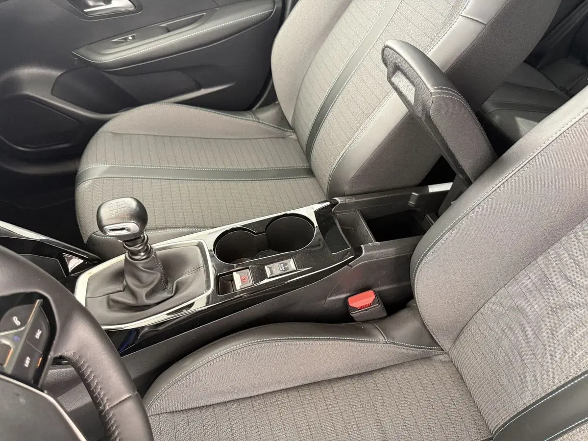Peugeot 208 usata a Perugia (18)