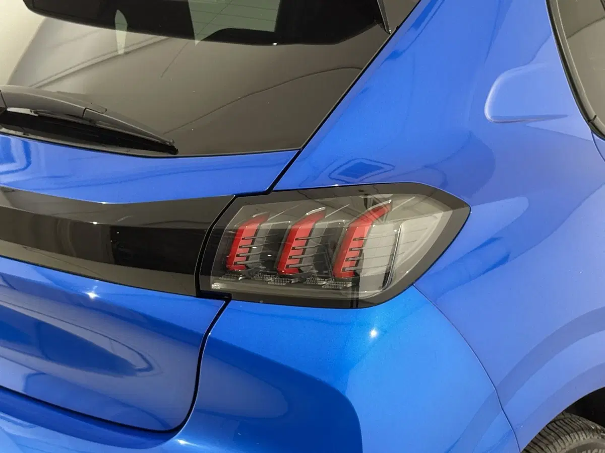 Peugeot 208 usata a Perugia (9)