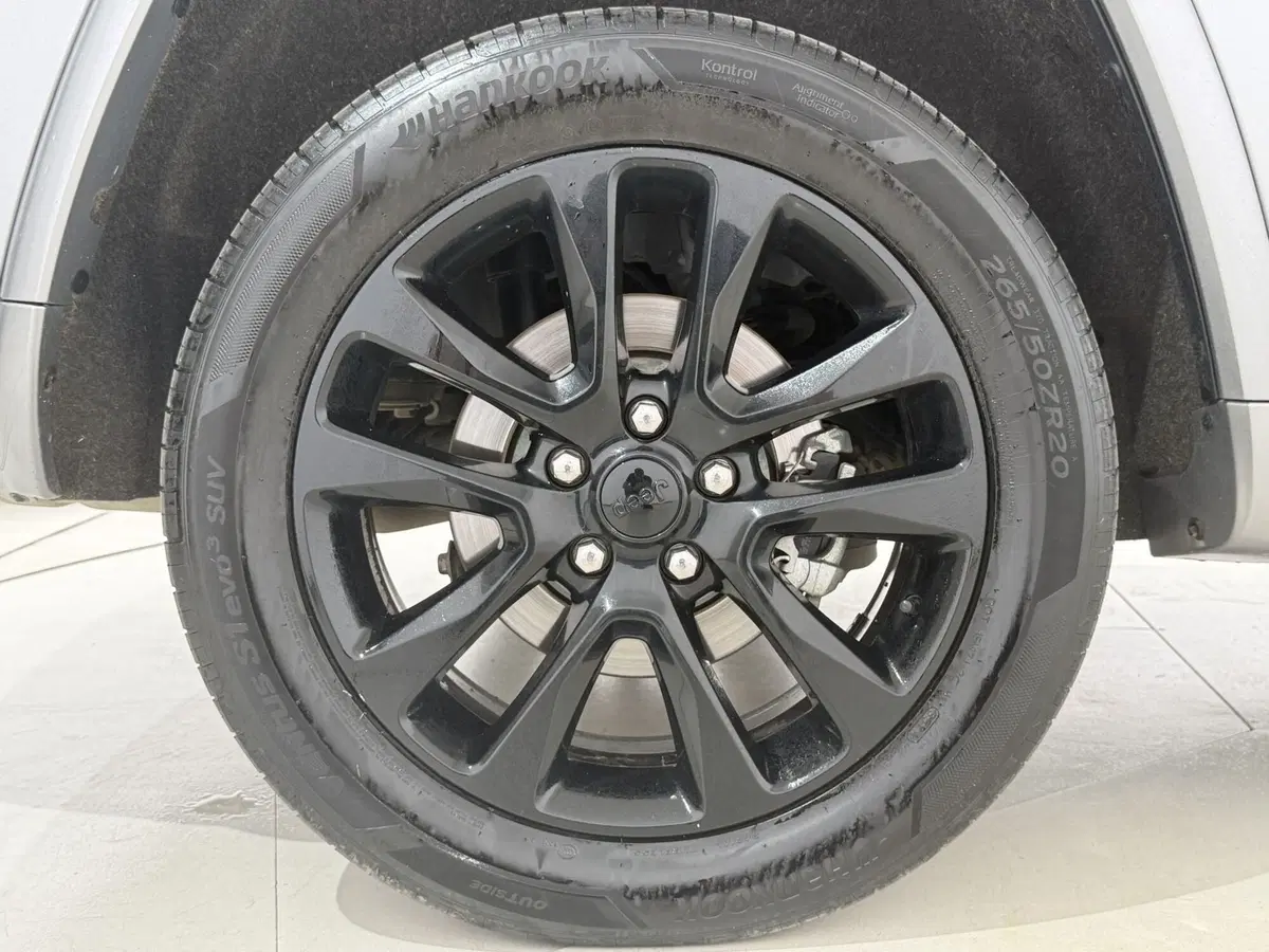 Jeep Grand Cherokee usata a Perugia (13)