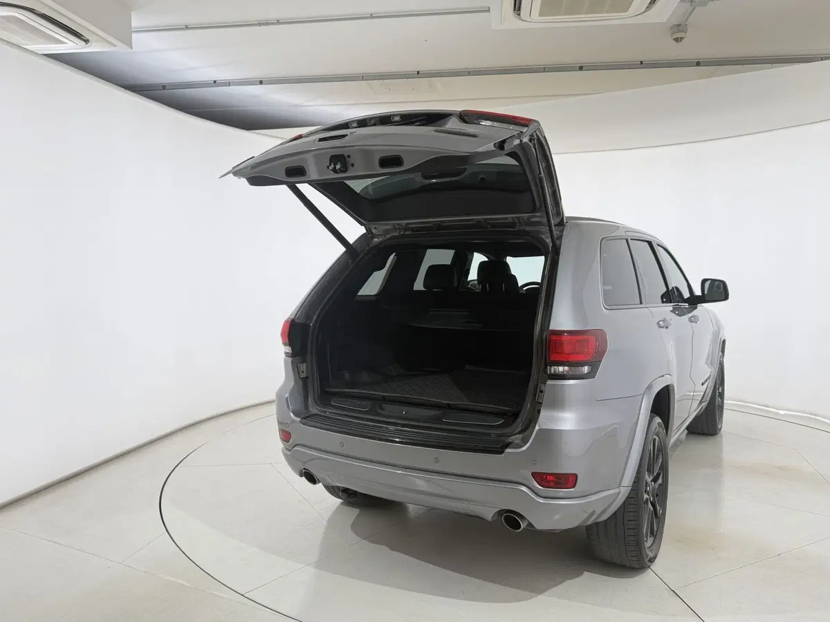 Jeep Grand Cherokee usata a Perugia (15)